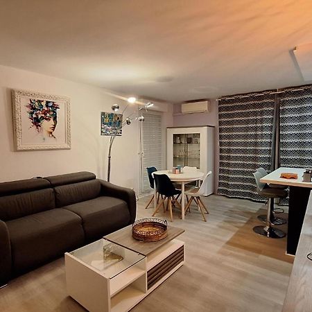 Charmant Appartement Residentiel Avec Terrasse, Jardin Privatif Et Piscine A Cannes Exterior foto